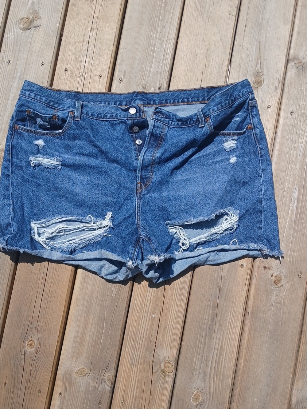 Levis 501 Distressed Denim Shorts 22W